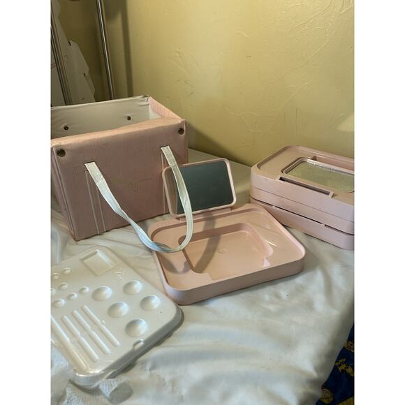Mary Kay Cosmetics Pink Train Case Vintage 1960’s Travel Makeup Case 6 Mirrors - Picture 10 of 12